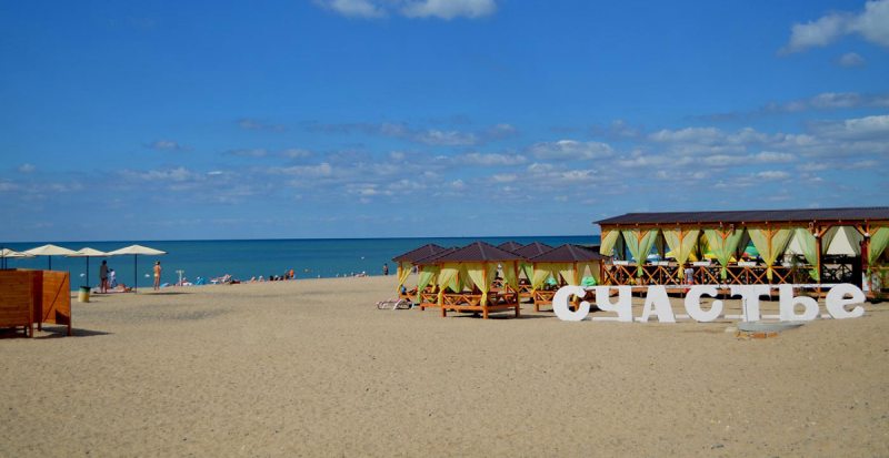 Пляж в Новофедоровке, Крым